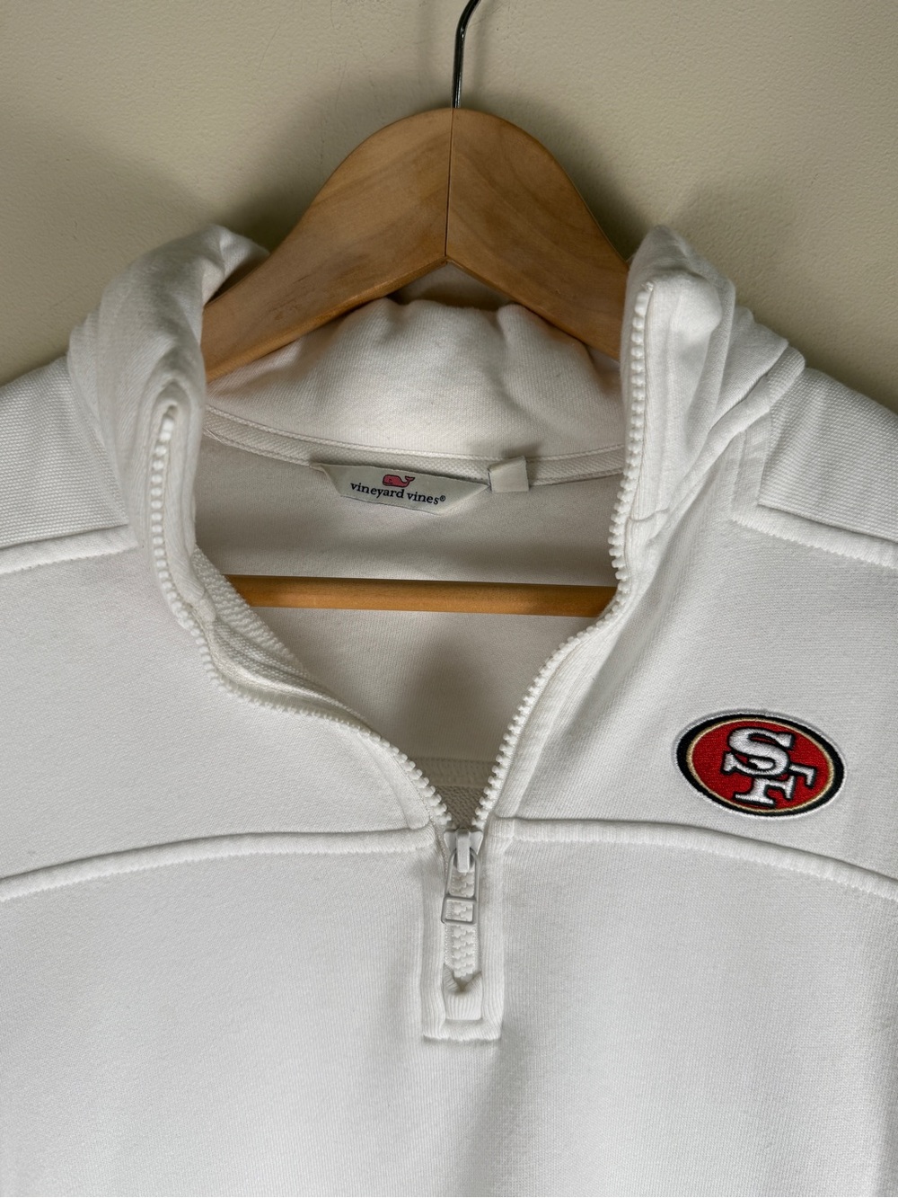 Vineyard Vines Women's San Francisco 49er's White 1/4 Zip Sweatshirt NFL EUC SM - Picture 3 of 11